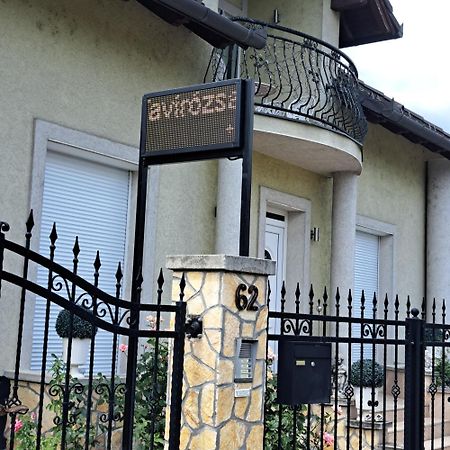 Tavirozsa Apartment บาลาตอนฟุซเฟอ ภายนอก รูปภาพ